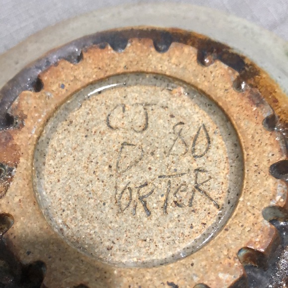 MAKE ME AN OFFER  CJ Porter ceramic plate - Picture 3 of 3